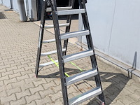 Werktrap altrex, 2x 5 treeds met bordes - afbeelding 3 van  5