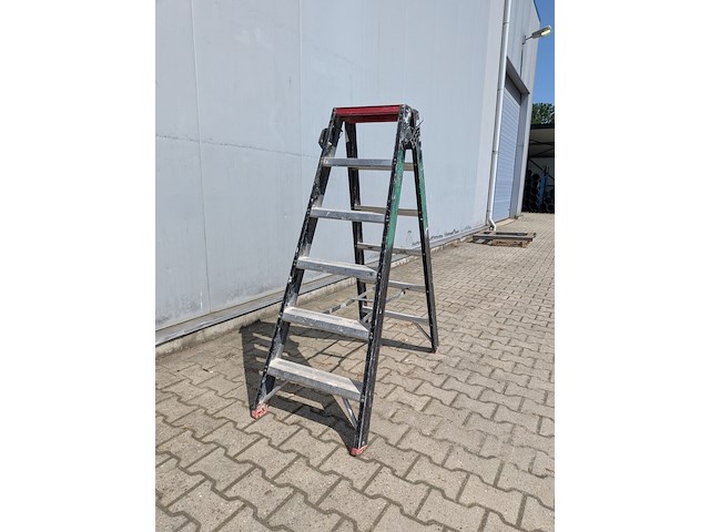 Werktrap altrex, 2x 5 treeds met bordes - afbeelding 2 van  5