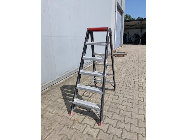 Werktrap altrex, 2x 5 treeds met bordes - afbeelding 2 van  7