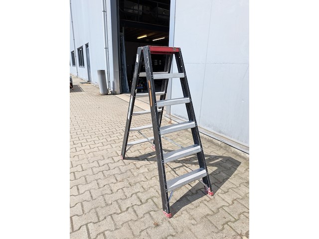 Werktrap altrex, 2x 5 treeds met bordes - afbeelding 3 van  7