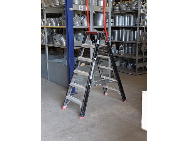 Werktrap, altrex, 2x 5 treeds met bordes - afbeelding 1 van  6