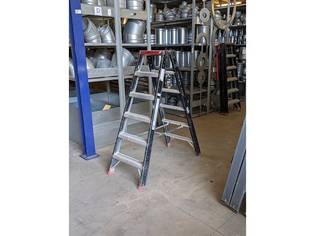 Werktrap, altrex, 2x 5 treeds met bordes - afbeelding 1 van  6