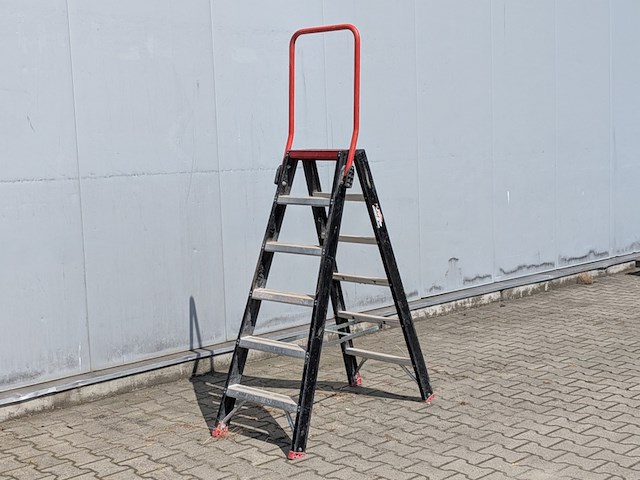 Werktrap, altrex, 2x 5 treeds met bordes - afbeelding 1 van  6