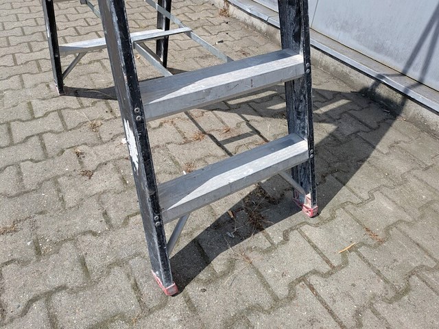 Werktrap, altrex, 2x 5 treeds met bordes - afbeelding 4 van  5
