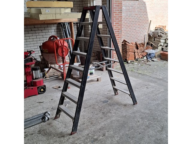 Werktrap altrex, 2x 7 treeds met bordes - afbeelding 4 van  8