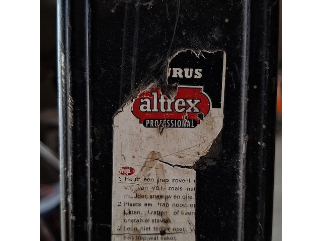 Werktrap altrex, 2x 7 treeds met bordes - afbeelding 8 van  8