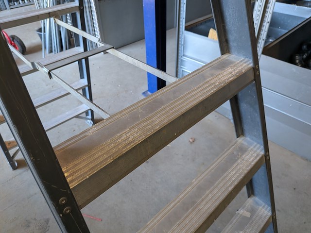 Werktrap altrex, 2x 7 treeds met bordes - afbeelding 4 van  6
