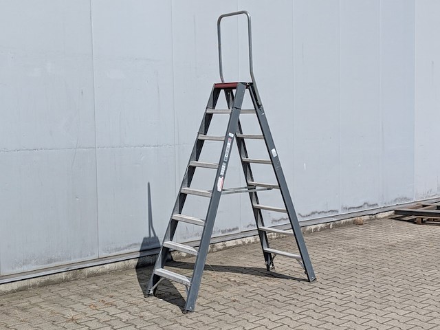 Werktrap, altrex, 2x 7 treeds met bordes - afbeelding 1 van  5
