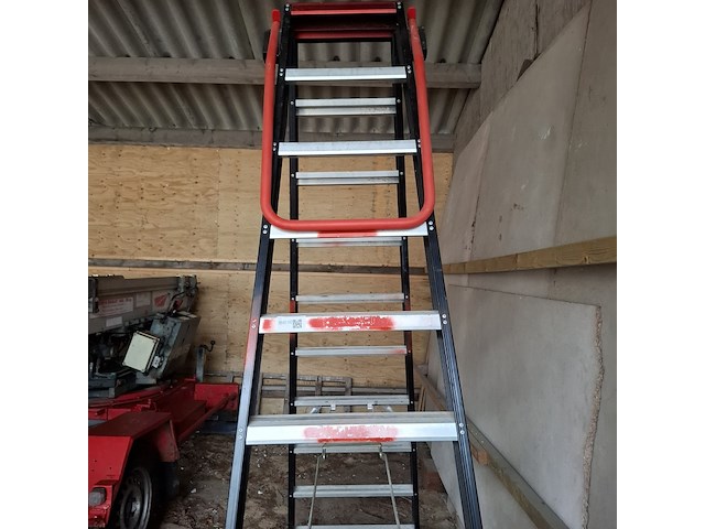Werktrap altrex, 2x 9 treeds met bordes - afbeelding 3 van  7