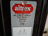 Werktrap altrex, 2x 9 treeds met bordes - afbeelding 6 van  7