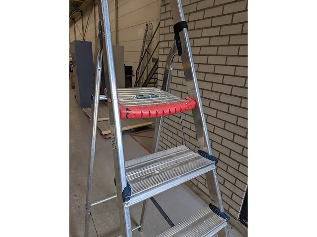 Werktrap altrex, 6 treeds met bordes - afbeelding 6 van  7