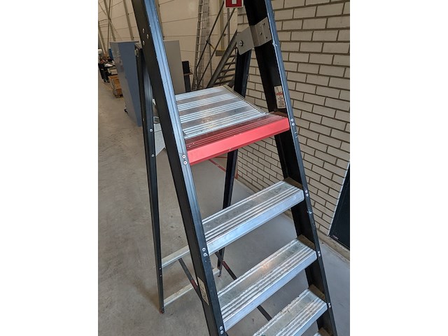 Werktrap altrex, 7 treeds met bordes - afbeelding 5 van  7