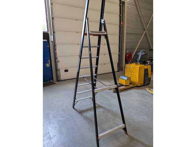 Werktrap altrex, 7 treeds met bordes - afbeelding 7 van  7