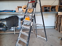 Werktrap altrex, 7 treeds met bordes - afbeelding 1 van  3