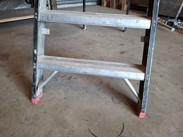 Werktrap altrex, 7 treeds met bordes - afbeelding 2 van  3