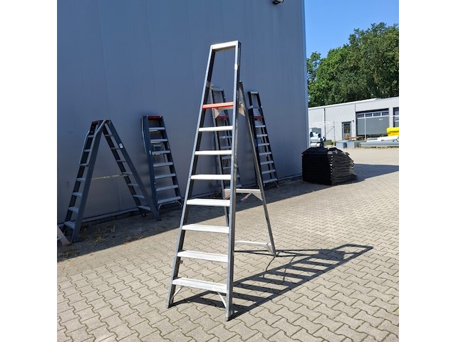 Werktrap altrex, 8 treeds - afbeelding 2 van  4