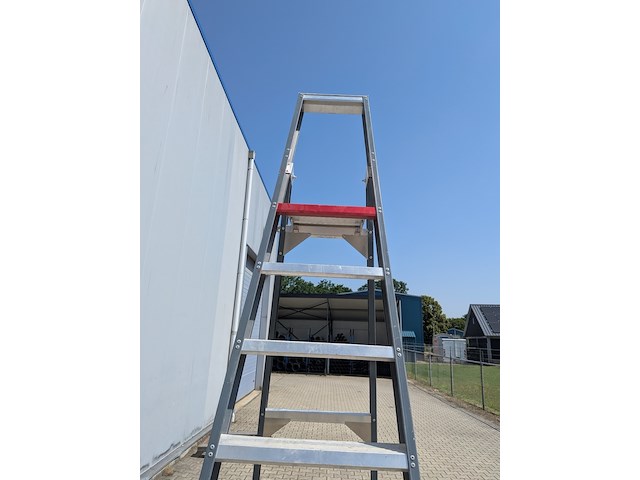Werktrap altrex, 9 treeds met bordes - afbeelding 4 van  6