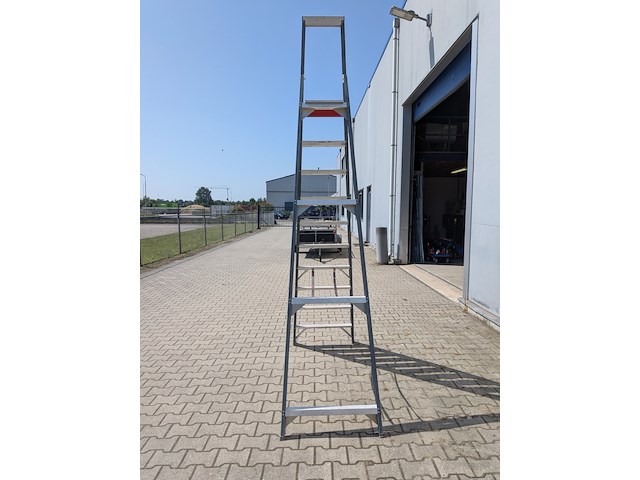 Werktrap altrex, 9 treeds met bordes - afbeelding 5 van  6