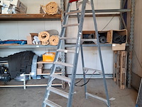 Werktrap altrex, 9 treeds met bordes - afbeelding 1 van  4