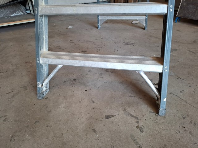 Werktrap altrex, 9 treeds met bordes - afbeelding 2 van  4