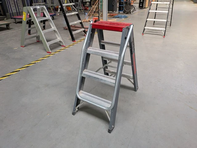 Werktrap altrex, tdo4, , 2x4 treeds - afbeelding 3 van  5