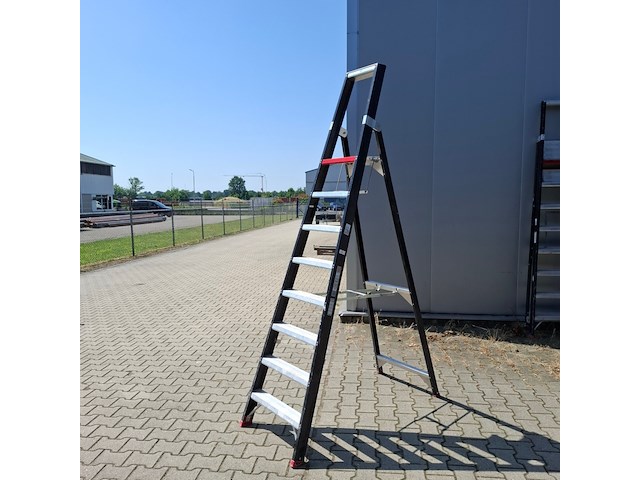 Werktrap altrex, tgb8 - afbeelding 2 van  3