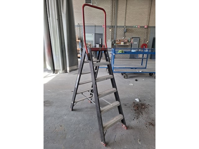 Werktrap altrex - afbeelding 1 van  3