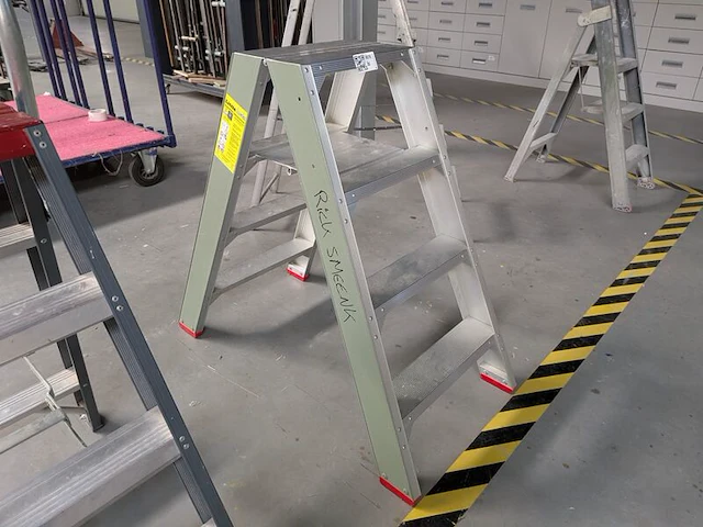 Werktrap little jumbo, , 2x4 treeds - afbeelding 1 van  4