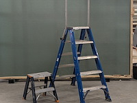 Werktrap met opstap 2x 4 treeds met bordes - afbeelding 1 van  8