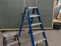 Werktrap met opstap 2x 4 treeds met bordes - afbeelding 2 van  8