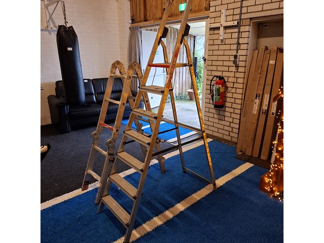 Werktrap met vouwladder altrex - afbeelding 1 van  4