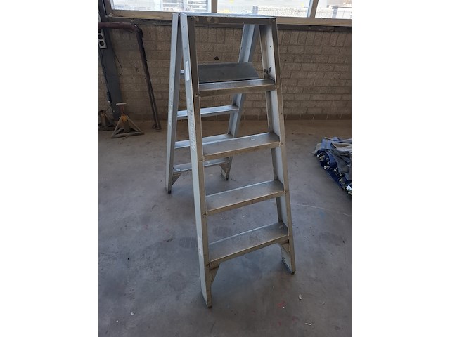 Werktrap solide, dt05 - afbeelding 1 van  3