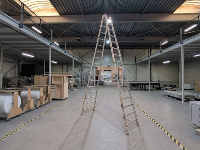 Werktrap zarges, z600, 2x 16 treeds - afbeelding 1 van  5