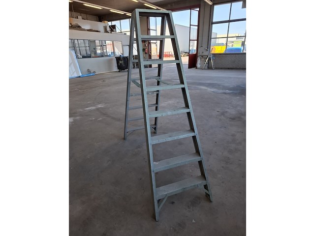 Werktrap - afbeelding 1 van  3