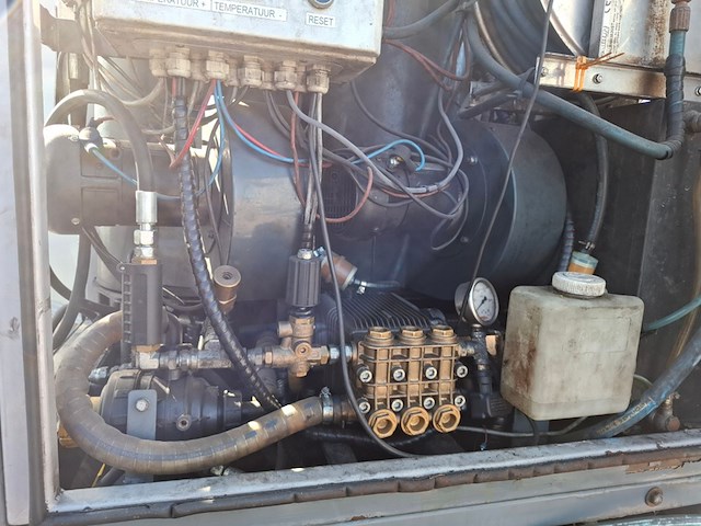 Werktuigdrager met heetwatermachine, multihog, cx75, 2016 - afbeelding 18 van  42