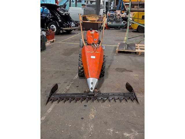 Werktuigdrager met maaibalk, agria - afbeelding 8 van  15