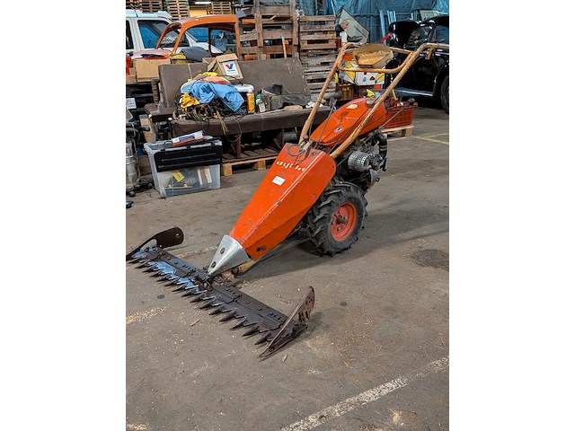 Werktuigdrager met maaibalk, agria - afbeelding 9 van  15