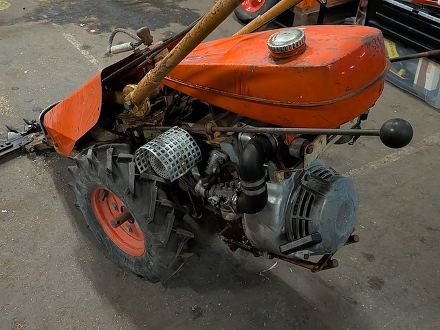 Werktuigdrager met maaibalk, agria - afbeelding 11 van  15