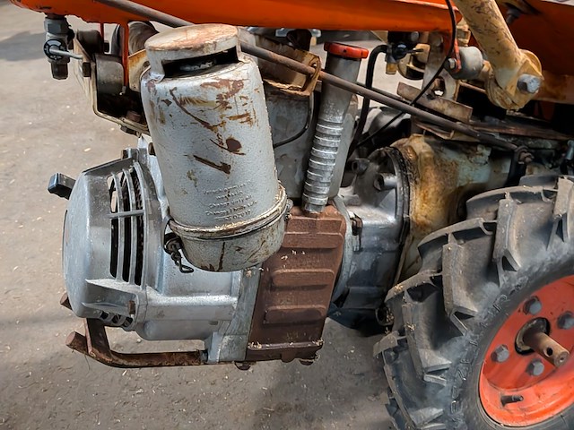 Werktuigdrager met maaibalk, agria - afbeelding 14 van  15