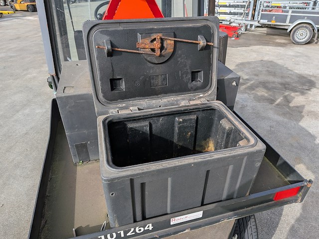 Werktuigdrager met onkruidborstel, lm trac, 287 - afbeelding 14 van  33