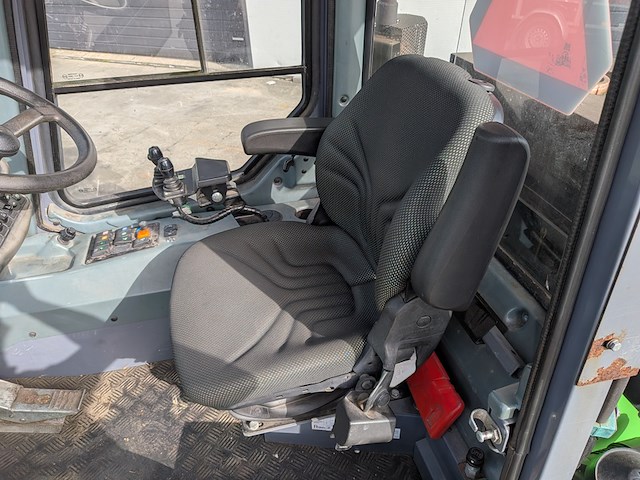 Werktuigdrager met onkruidborstel, lm trac, 287 - afbeelding 18 van  33