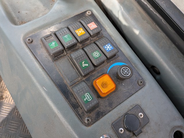 Werktuigdrager met onkruidborstel, lm trac, 287 - afbeelding 25 van  33