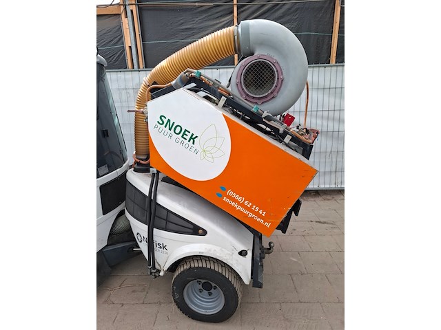 Werktuigdrager met onkruidbrander nillfisk, city-ranger 2250, bouwjaar 2016 - afbeelding 13 van  18