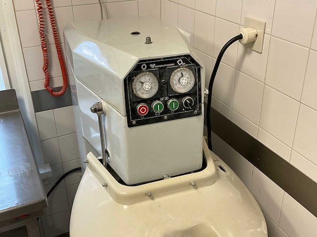 Werner & pfleiderer sf 30 spiraalkneder - afbeelding 3 van  3