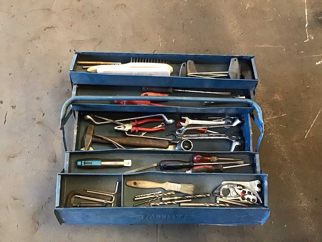 Wesma gereedschapskist met inhoud - afbeelding 1 van  4