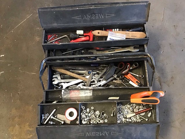 Wesma gereedschapskist met inhoud - afbeelding 1 van  4