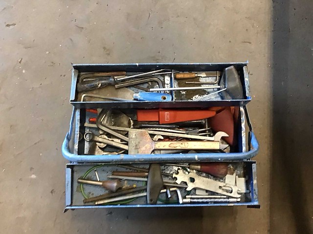 Wesma gereedschapskist met inhoud - afbeelding 1 van  3