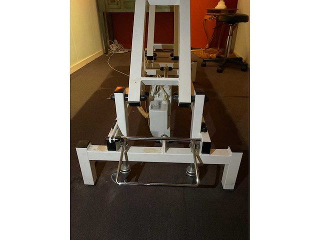 Wesseling eco-line elektrische massagetafel met voetpedaal - afbeelding 8 van  12