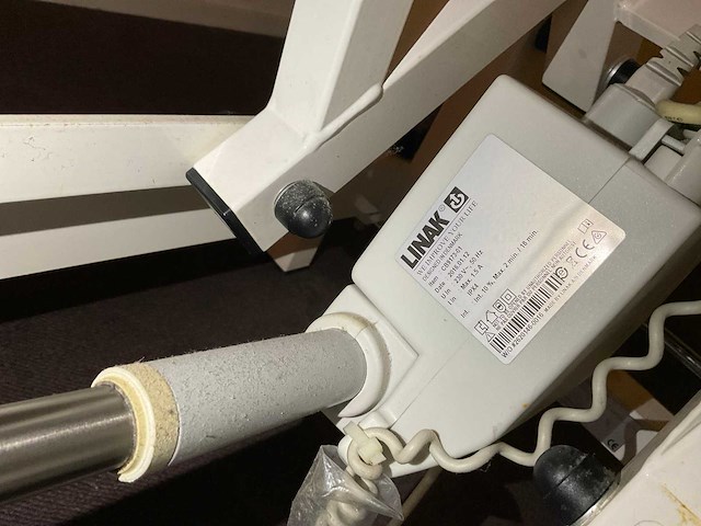 Wesseling eco-line elektrische massagetafel met voetpedaal - afbeelding 11 van  12