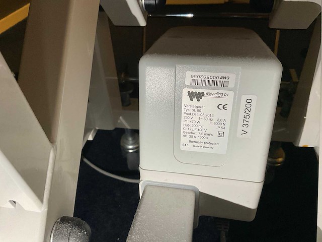 Wesseling eco-line elektrische massagetafel met voetpedaal - afbeelding 7 van  11